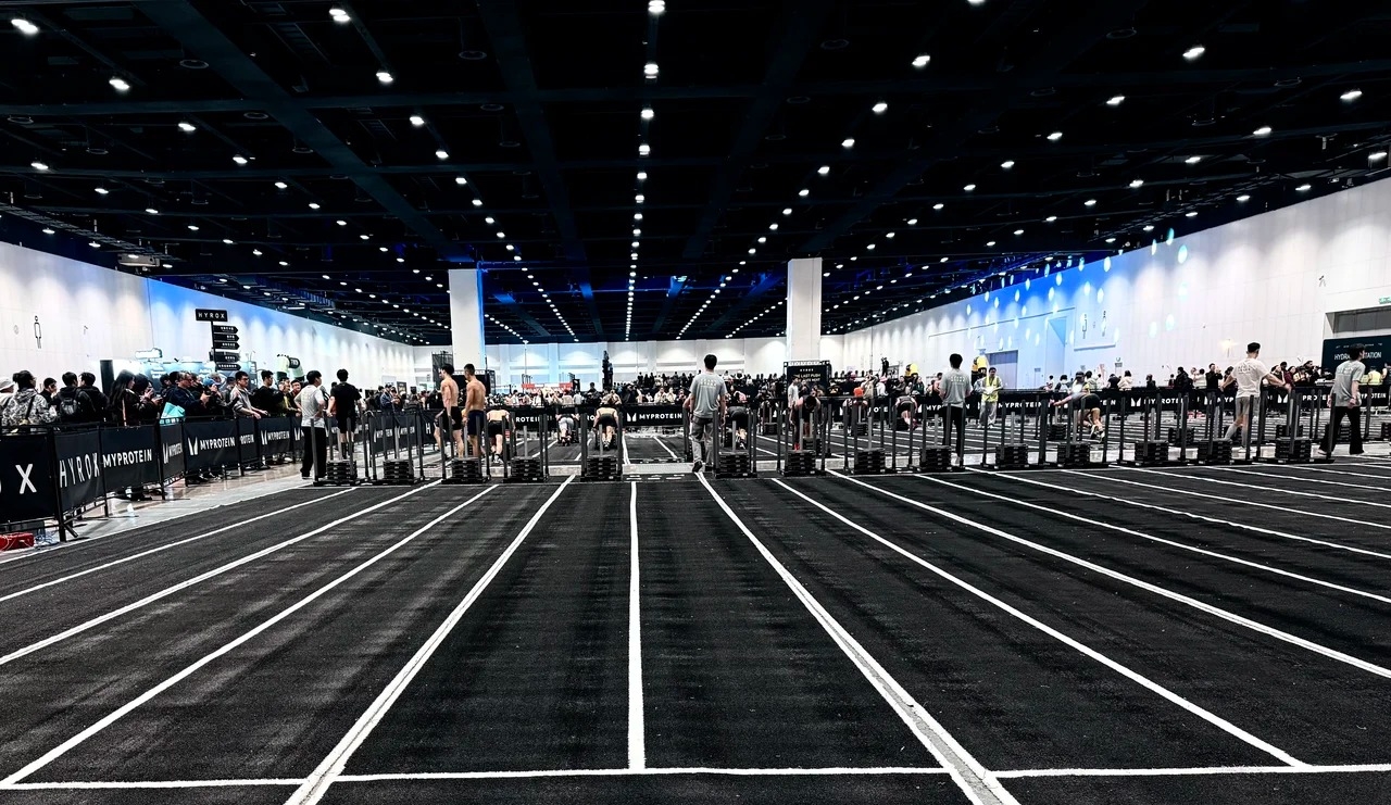 HYROX ஐ தெரிந்து கொள்ள வேண்டுமா? தொழில்முறை பயிற்சி உபகரணங்களுக்கான முழுமையான வழிகாட்டி